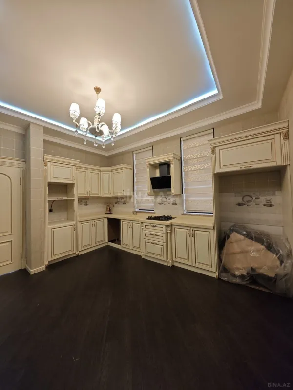 Satılır 8 otaqlı həyət evi 440 m²