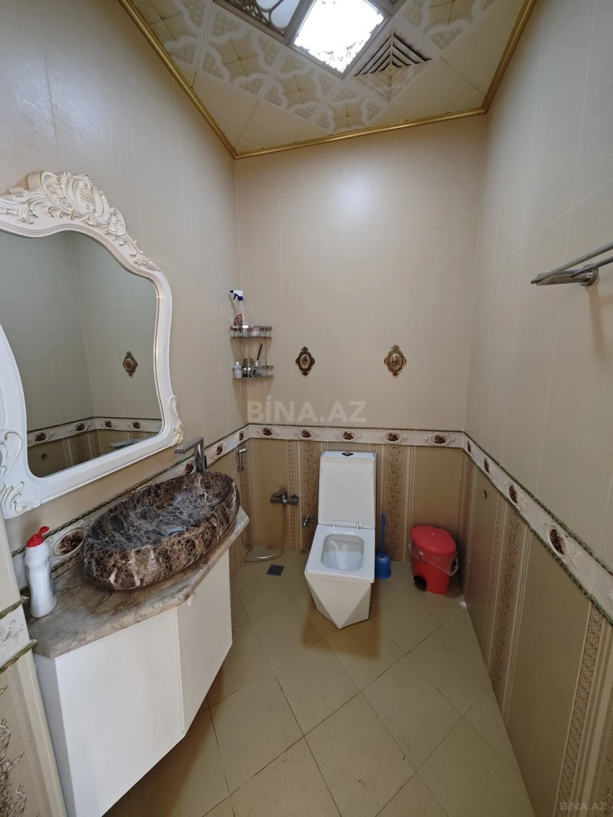 Satılır 8 otaqlı həyət evi 440 m²