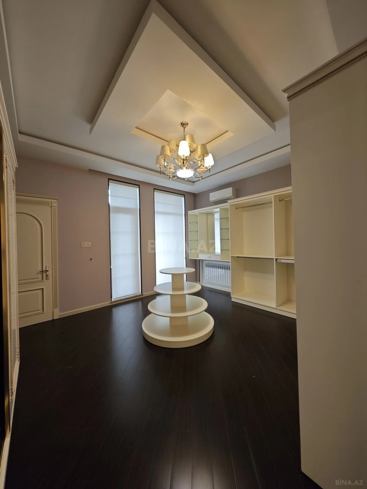 Satılır 8 otaqlı həyət evi 440 m²