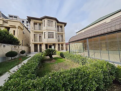 Satılır 8 otaqlı həyət evi 440 m² — Bakı, Bakıxanov 8 otaq 440.00 m²