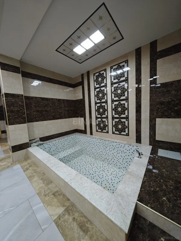 Satılır 8 otaqlı həyət evi 440 m²