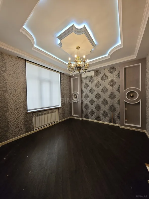 Satılır 8 otaqlı həyət evi 440 m²