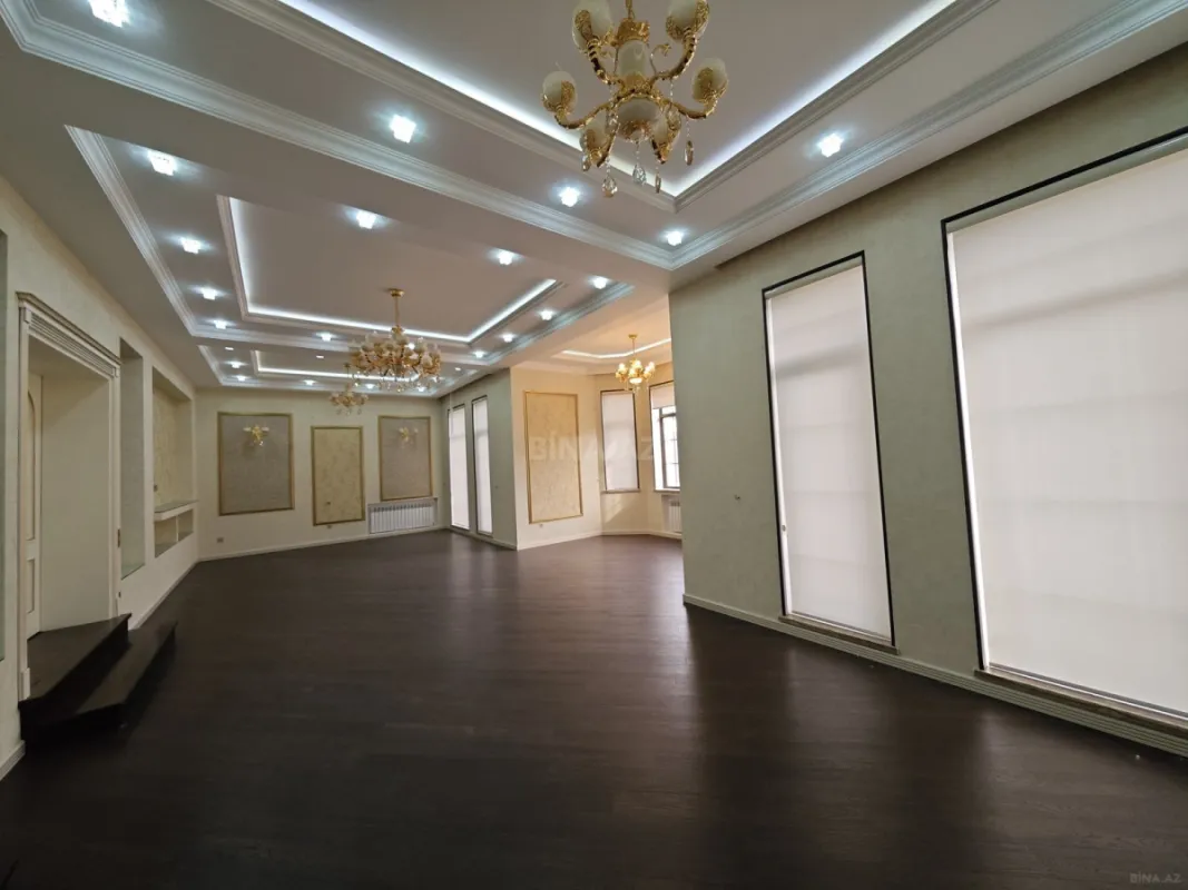 Satılır 8 otaqlı həyət evi 440 m²