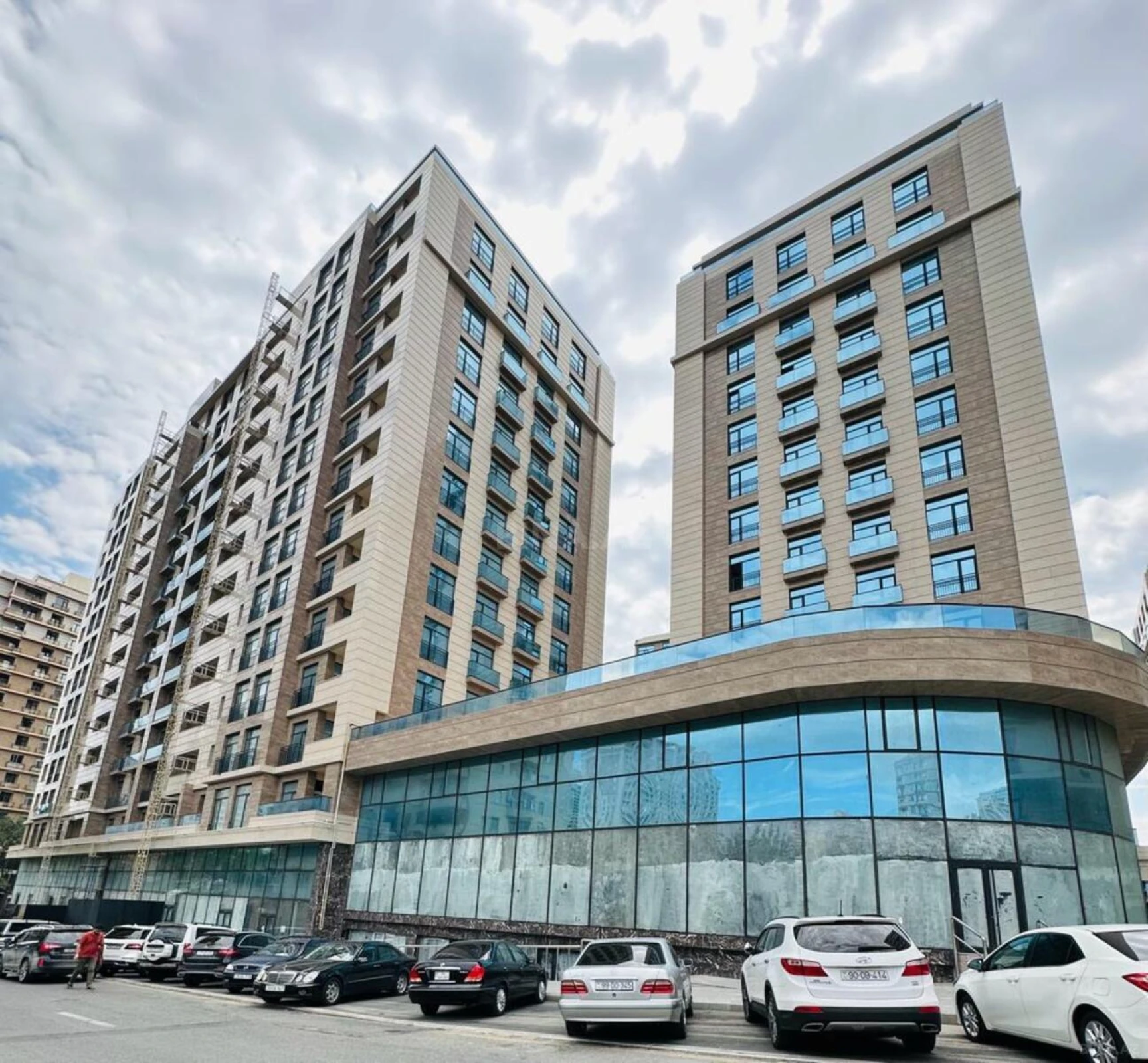 Satılır 3 otaqlı mənzil 120 m²