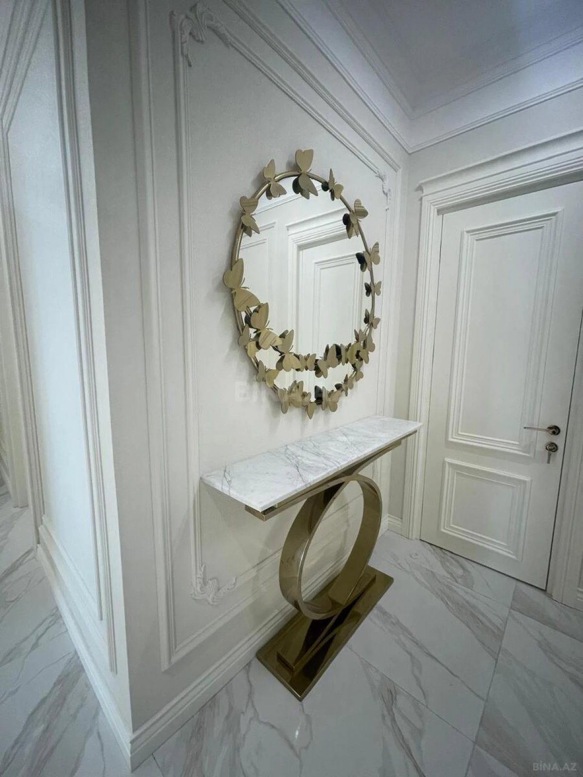 Satılır 4 otaqlı mənzil 186 m²