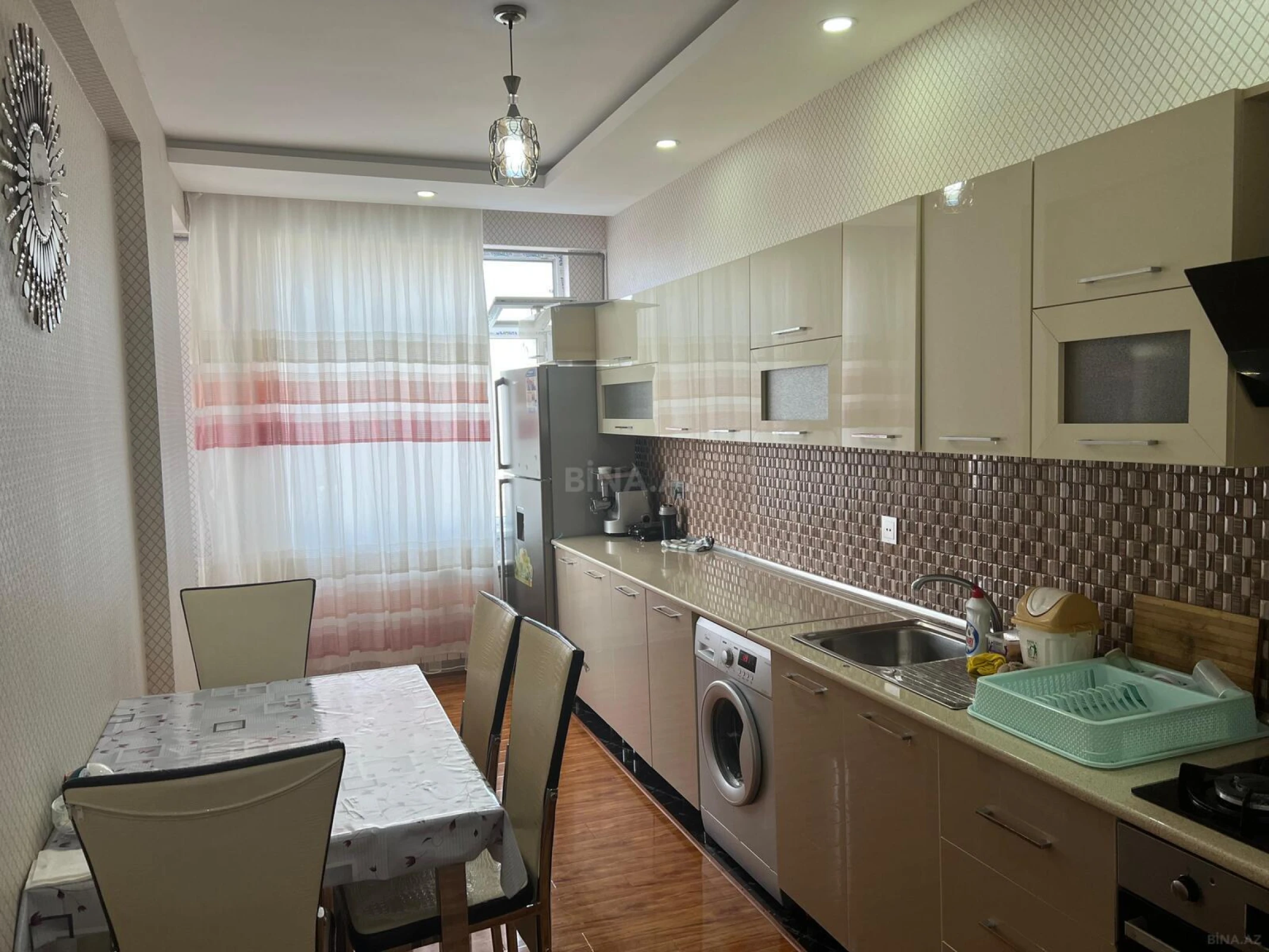 Satılır 3 otaqlı mənzil 105 m²