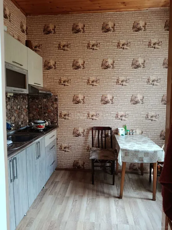 Satılır 4 otaqlı həyət evi 180 m²