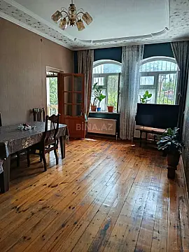 Satılır 4 otaqlı həyət evi 180 m²