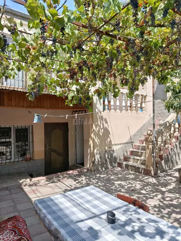 Satılır 4 otaqlı həyət evi 180 m²