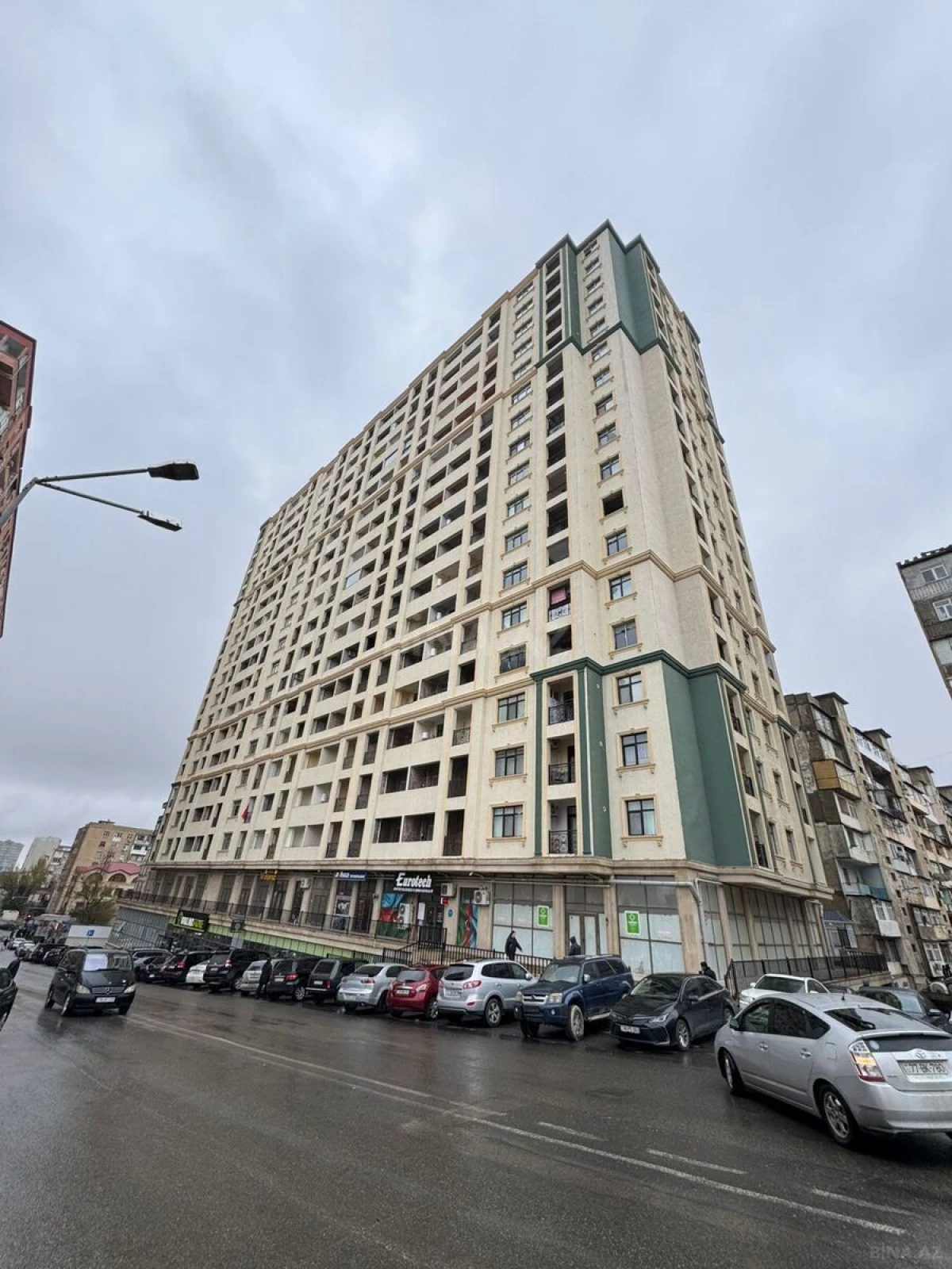 Satılır 3 otaqlı mənzil 110 m²