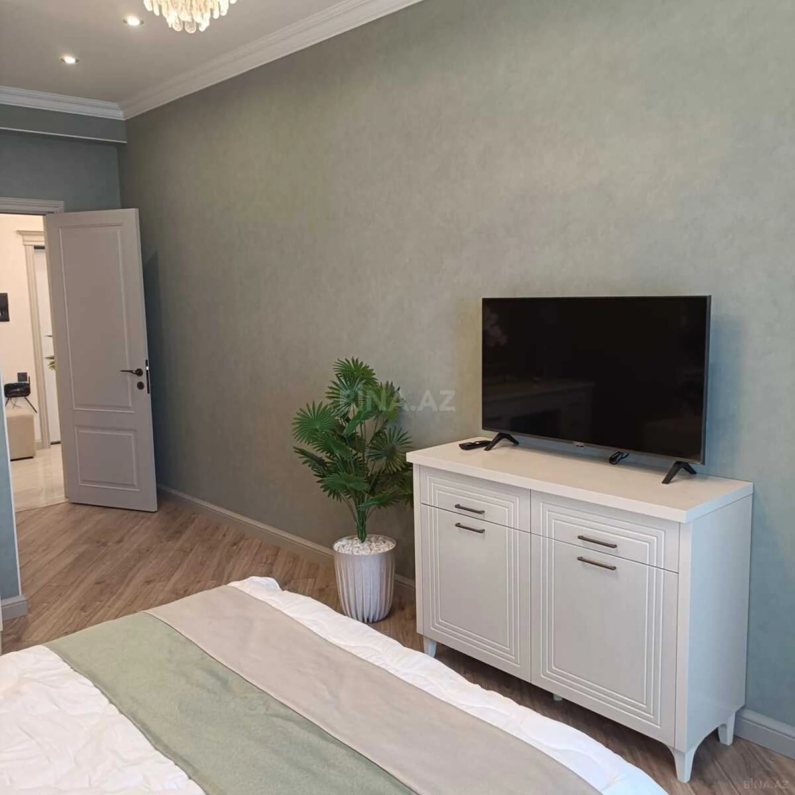 Satılır 3 otaqlı mənzil 110 m²