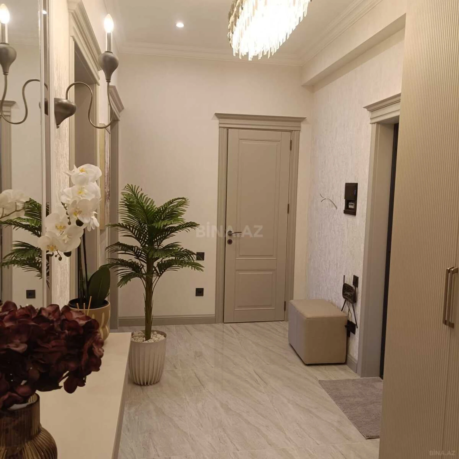 Satılır 3 otaqlı mənzil 110 m²