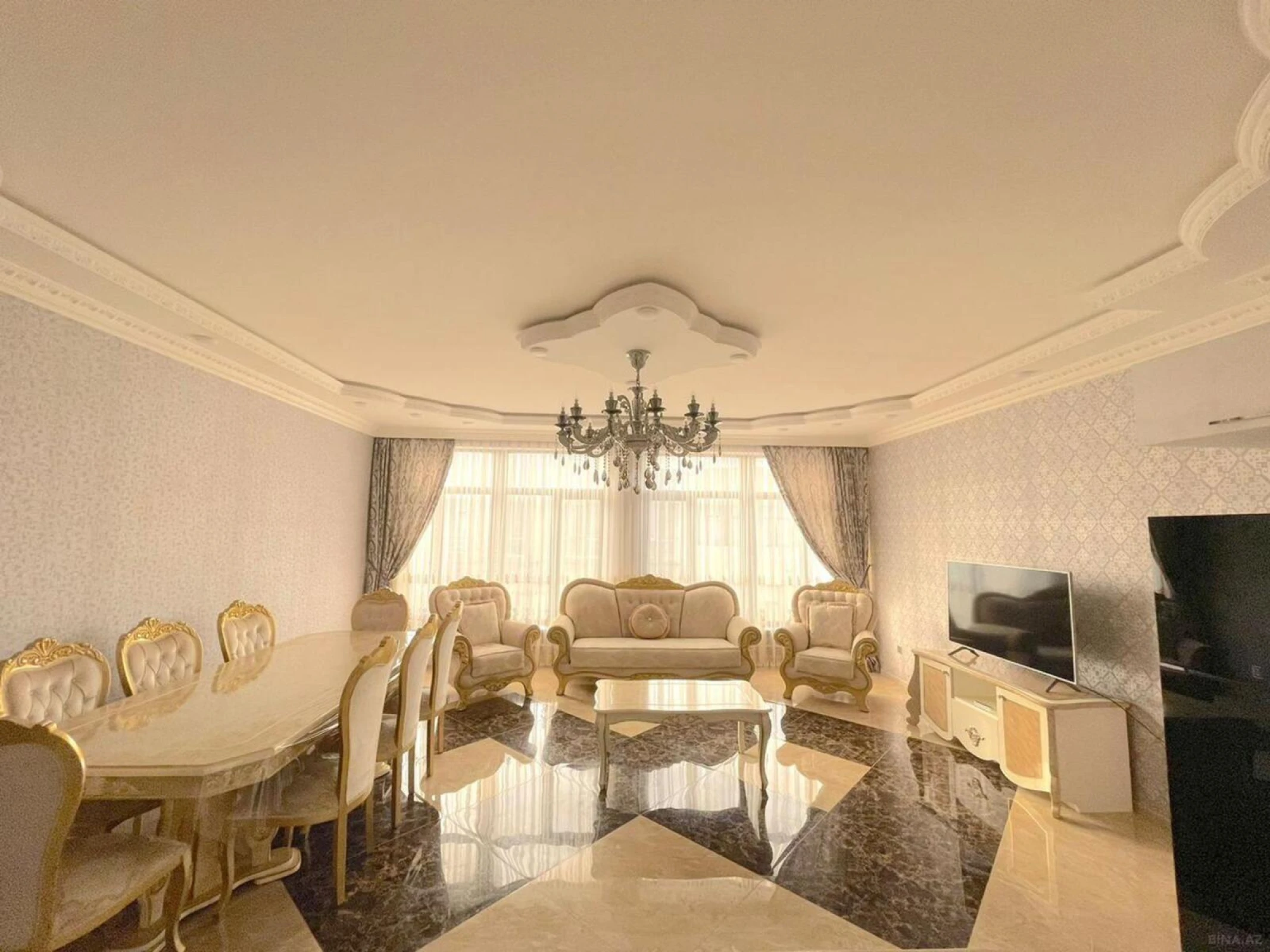 Kirayə verilir 2 otaqlı mənzil 110 m²