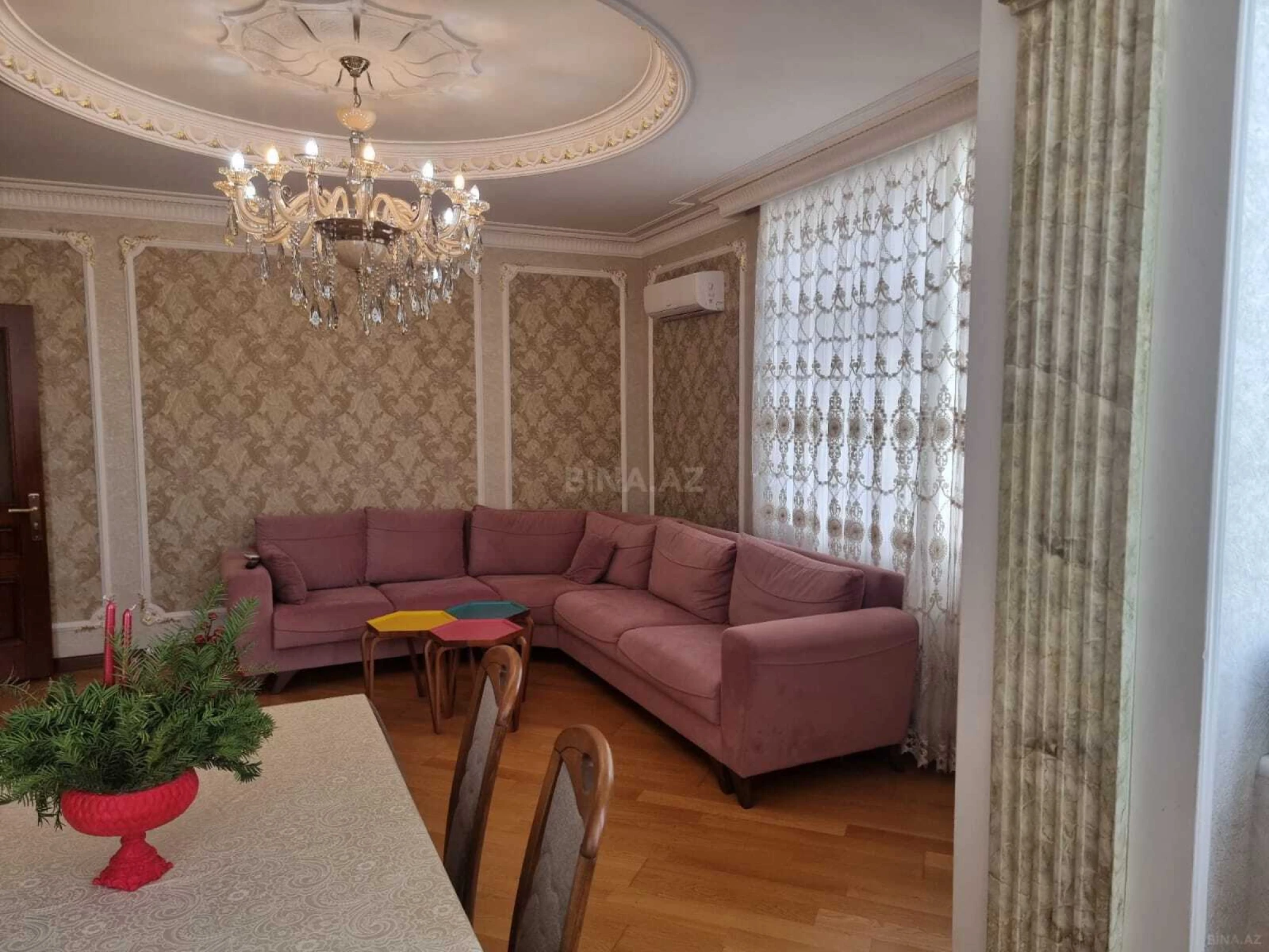 Kirayə verilir 4 otaqlı mənzil 130 m²