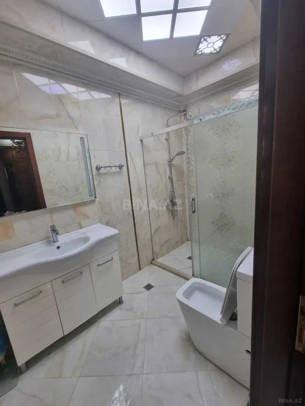 Kirayə verilir 4 otaqlı mənzil 130 m²