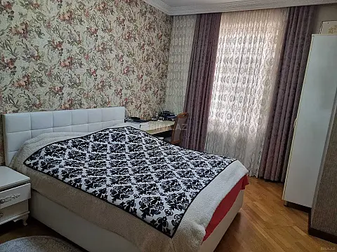 Kirayə verilir 4 otaqlı mənzil 130 m²