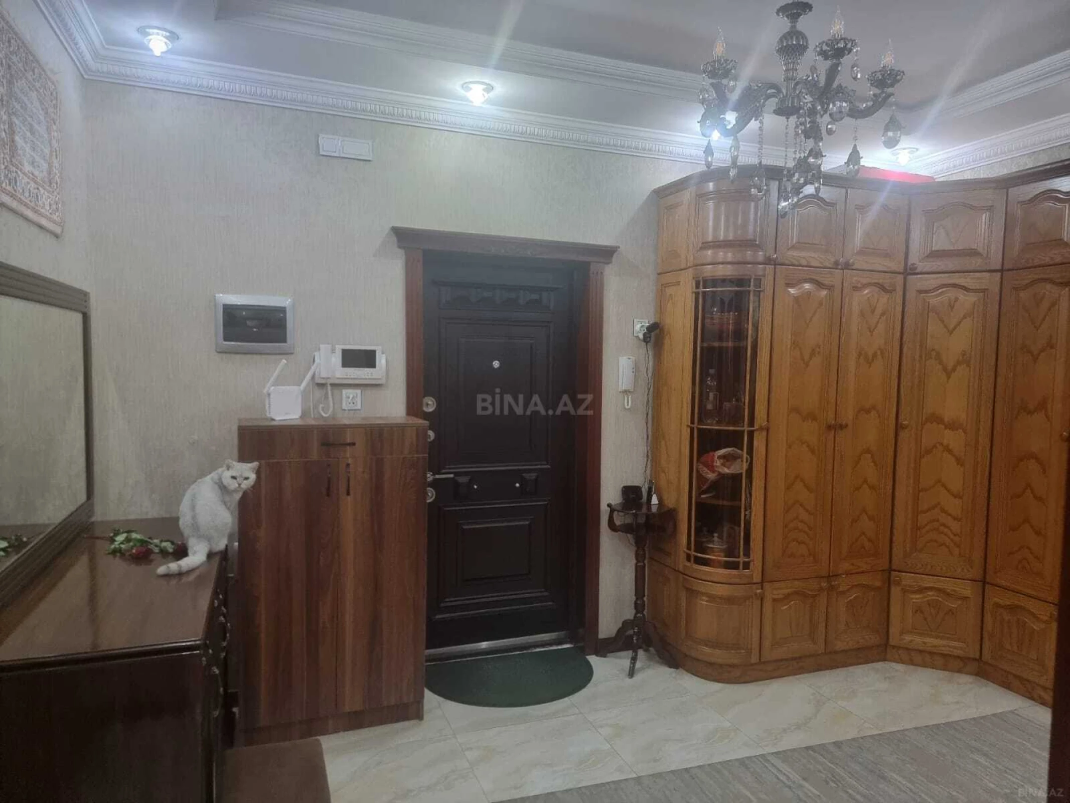 Kirayə verilir 4 otaqlı mənzil 130 m²