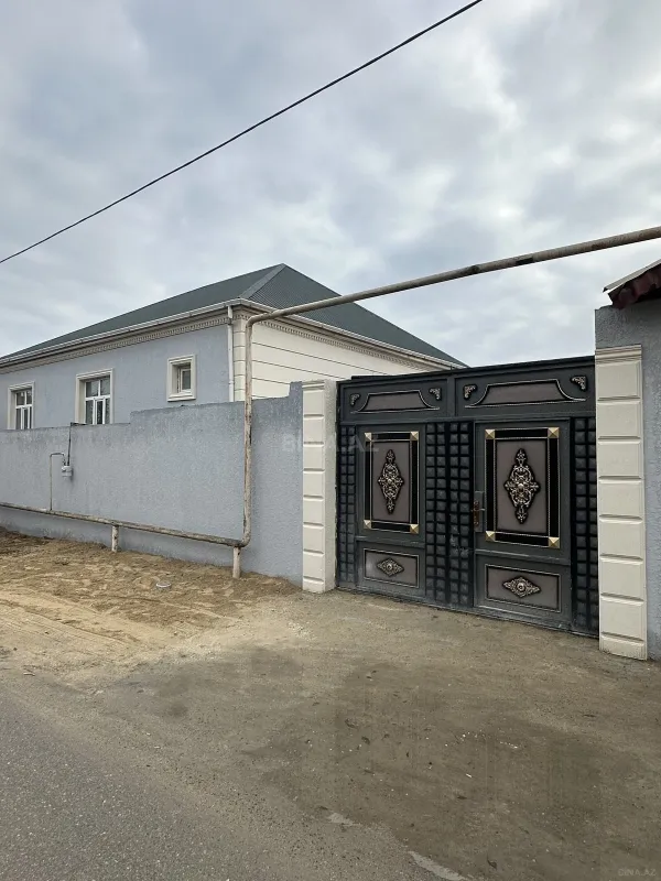 Satılır 4 otaqlı həyət evi 130 m²