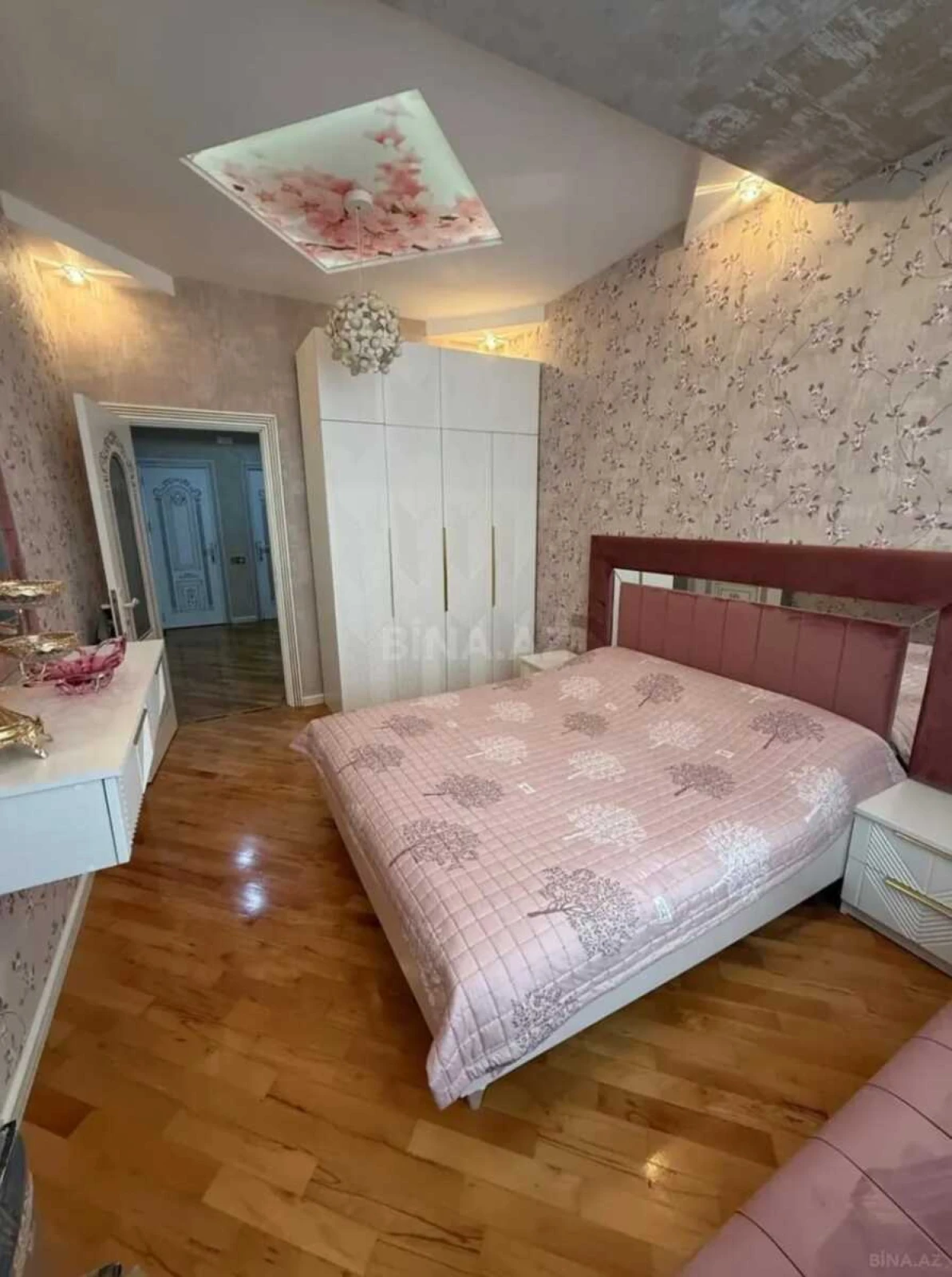 Satılır 2 otaqlı mənzil 65 m²