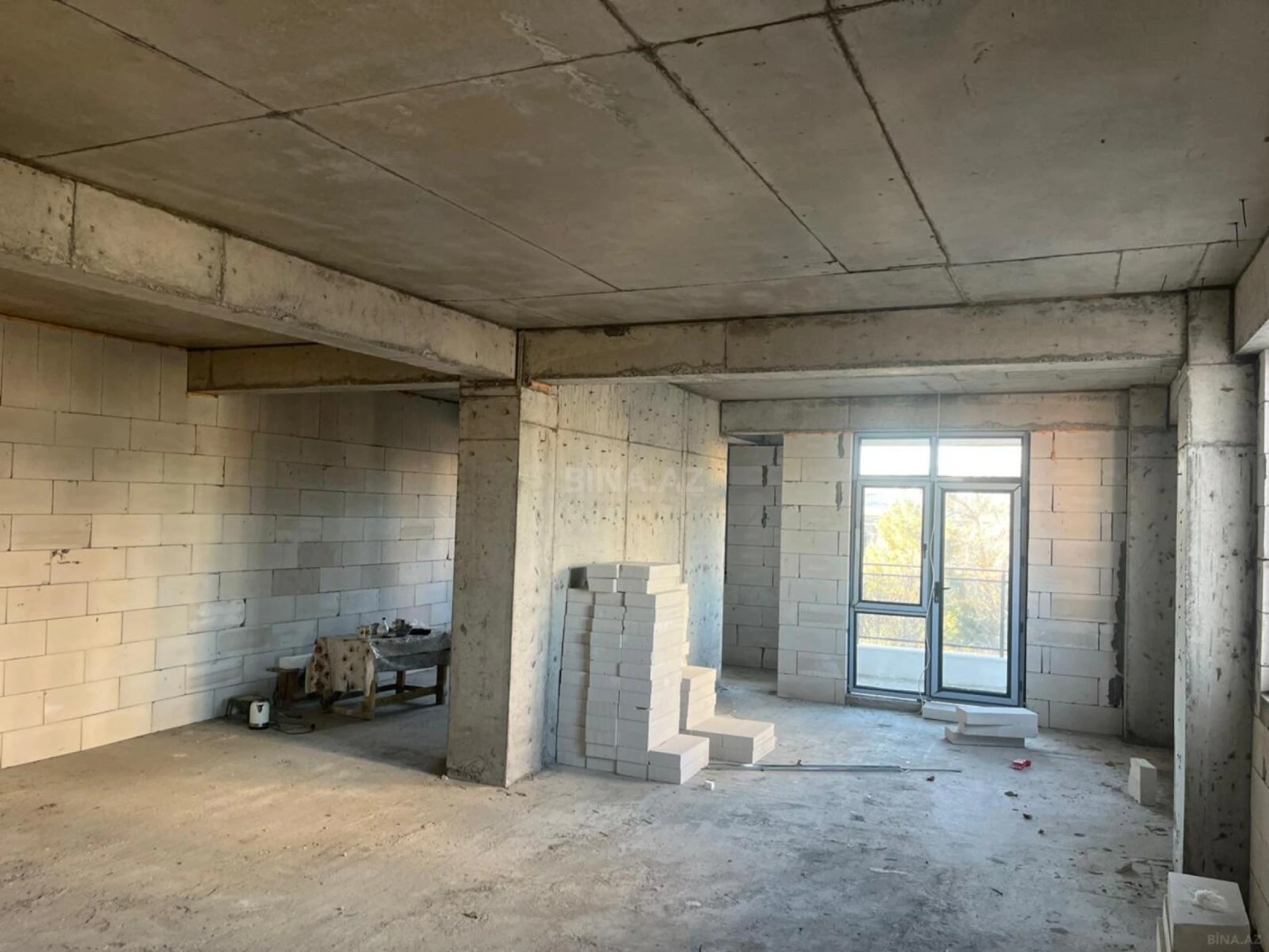 Satılır 2 otaqlı mənzil 90 m²