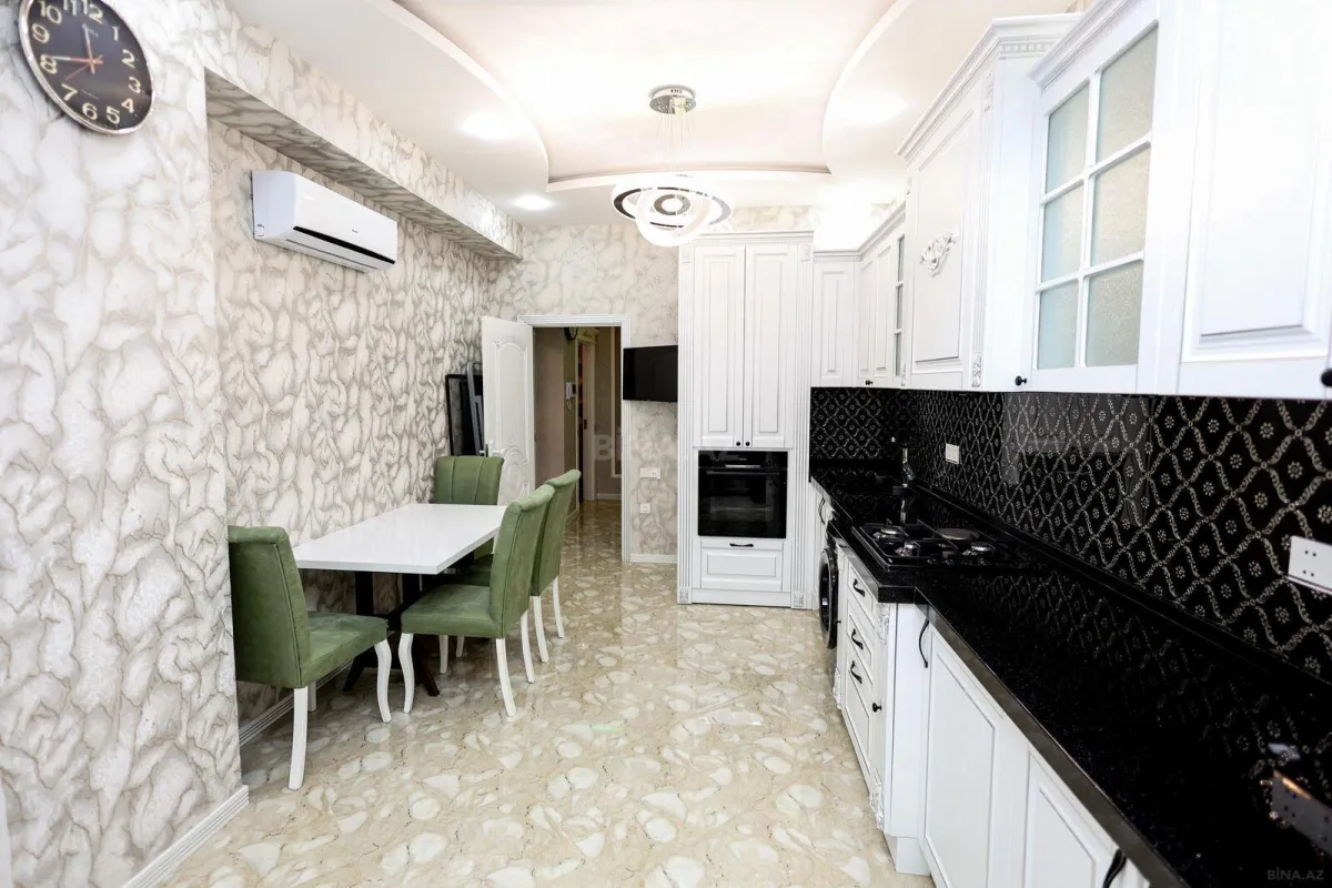 Satılır 3 otaqlı mənzil 116 m²