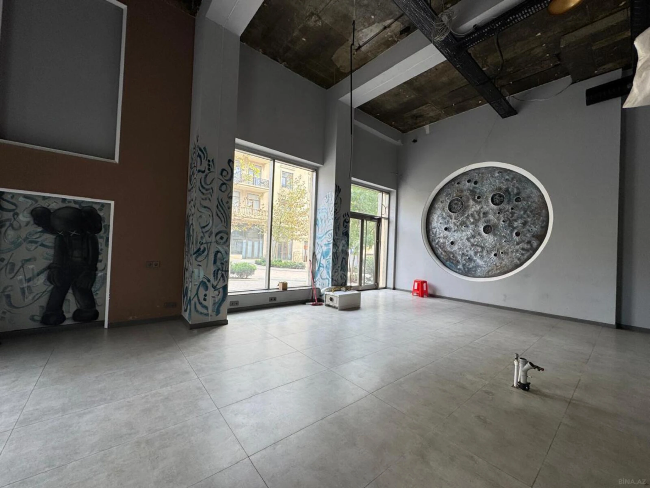 Kirayə verilir obyekt 300 m²