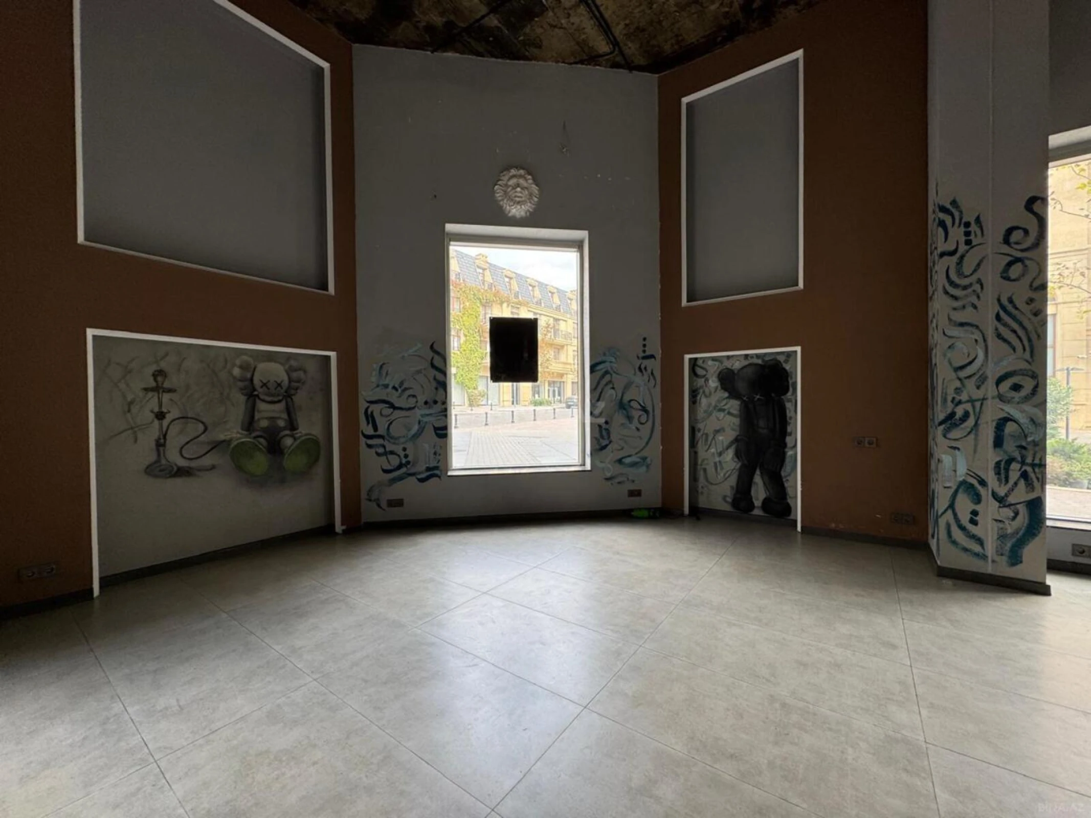 Kirayə verilir obyekt 300 m²