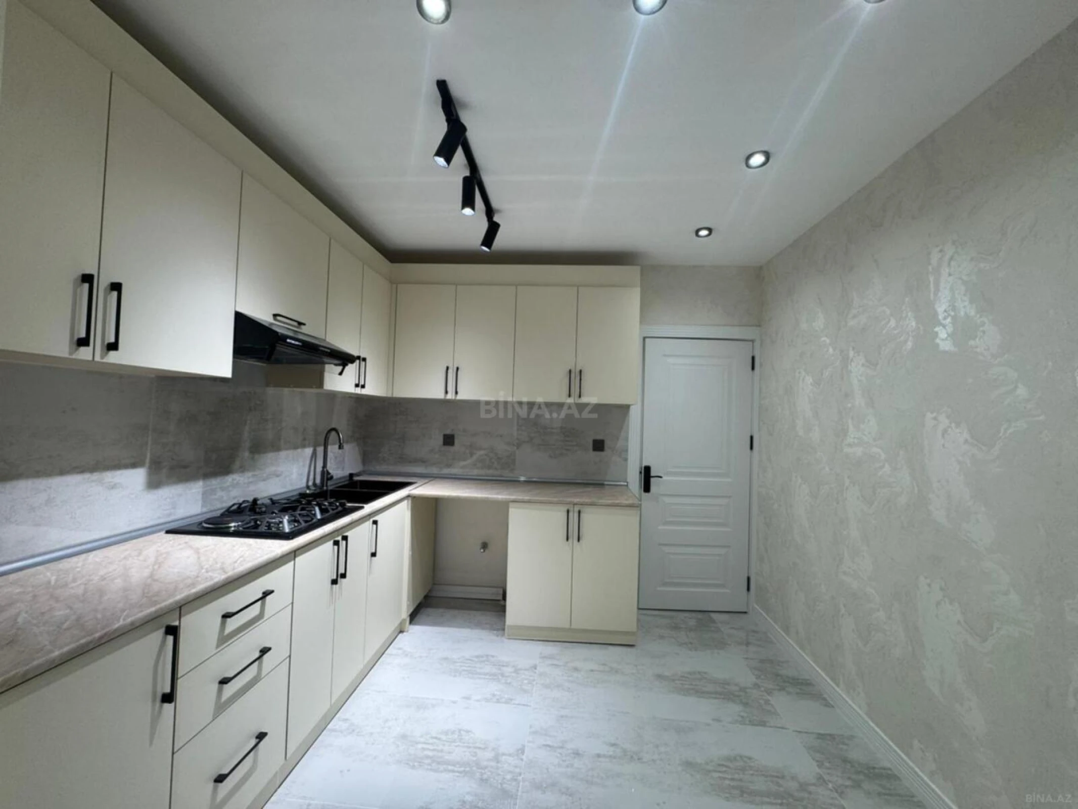 Satılır 3 otaqlı mənzil 85 m²