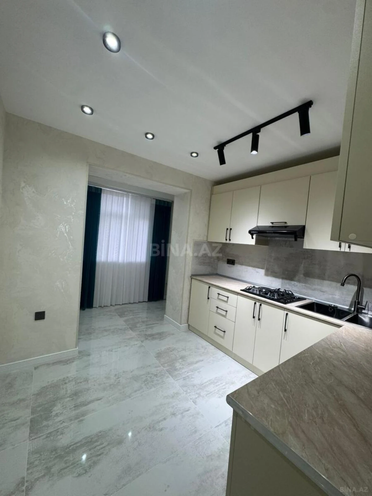 Satılır 3 otaqlı mənzil 85 m²