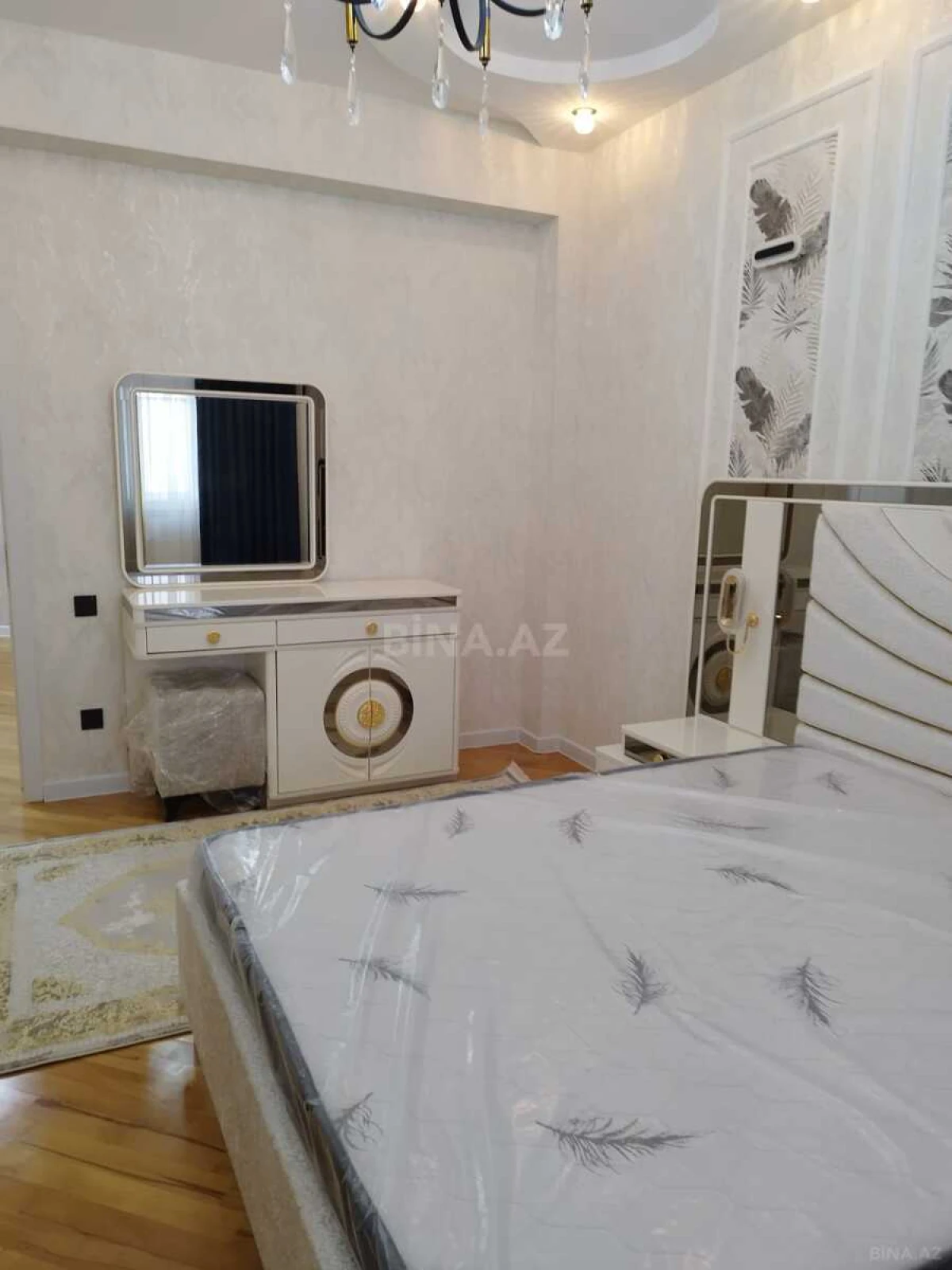 Kirayə verilir 3 otaqlı mənzil 120 m²