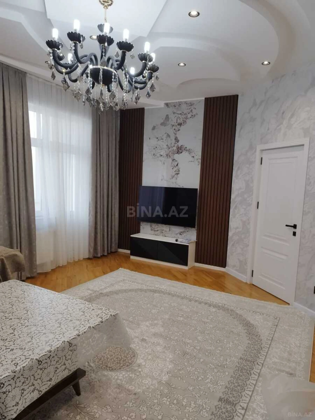 Kirayə verilir 3 otaqlı mənzil 120 m²