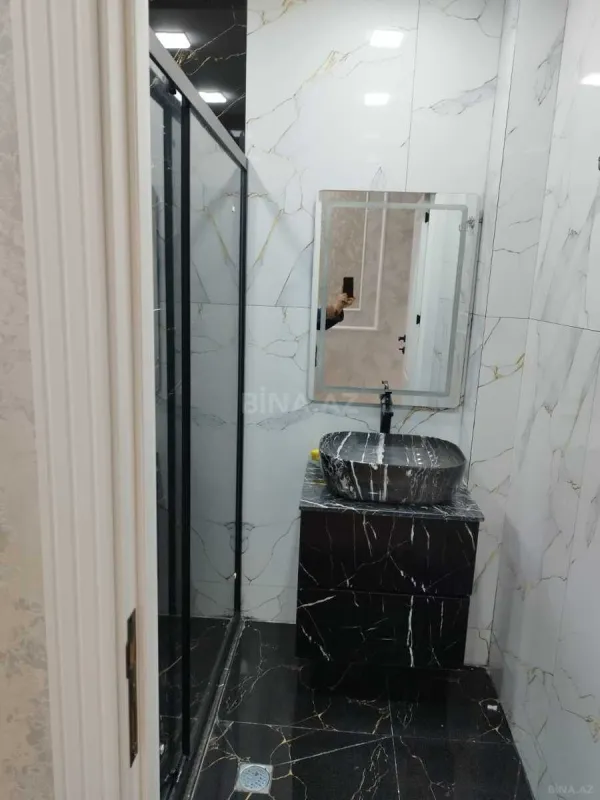 Kirayə verilir 3 otaqlı mənzil 120 m²