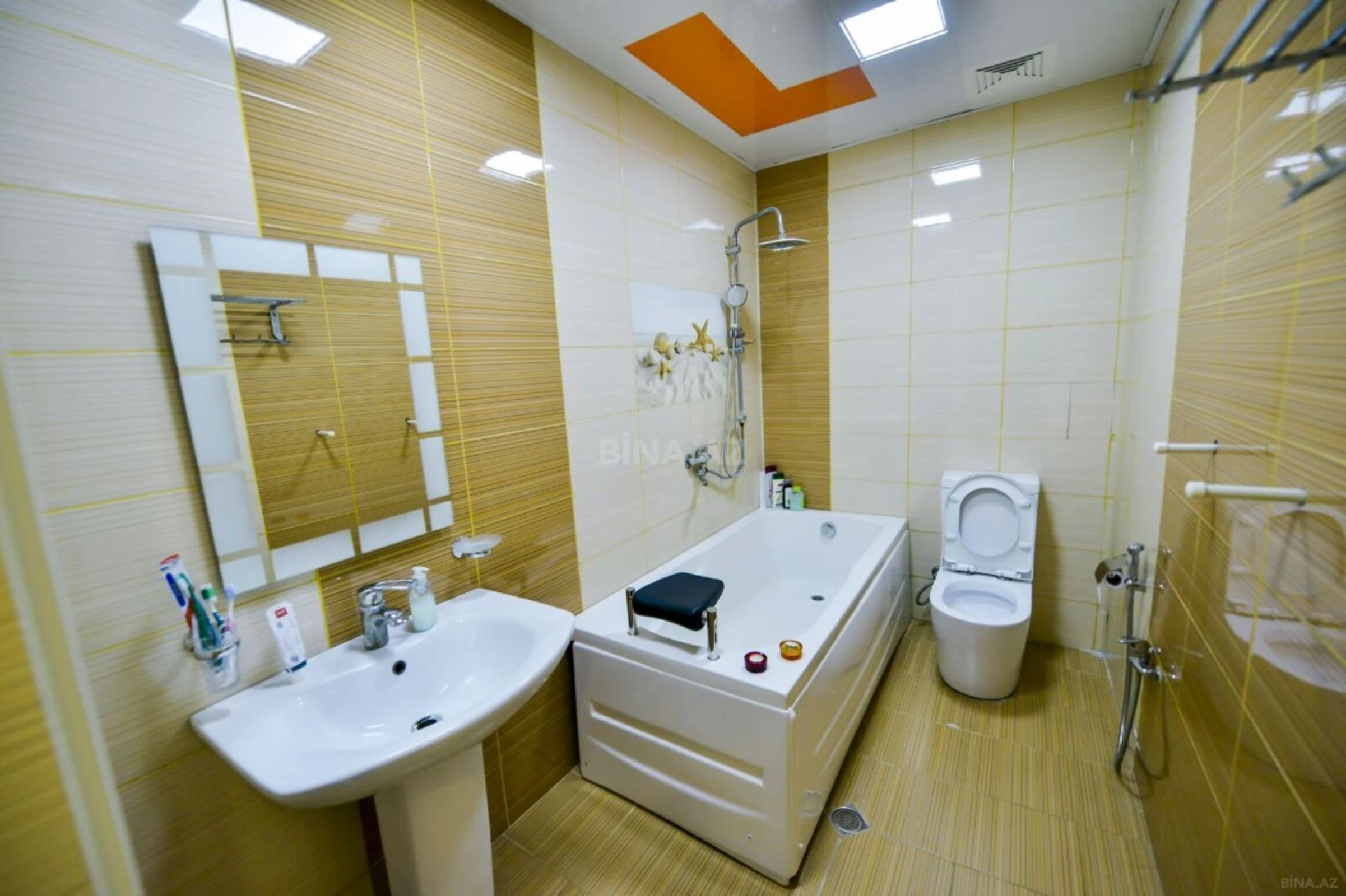 Satılır 3 otaqlı mənzil 92 m²