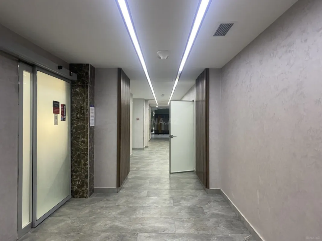 Satılır 5 otaqlı mənzil 233 m²
