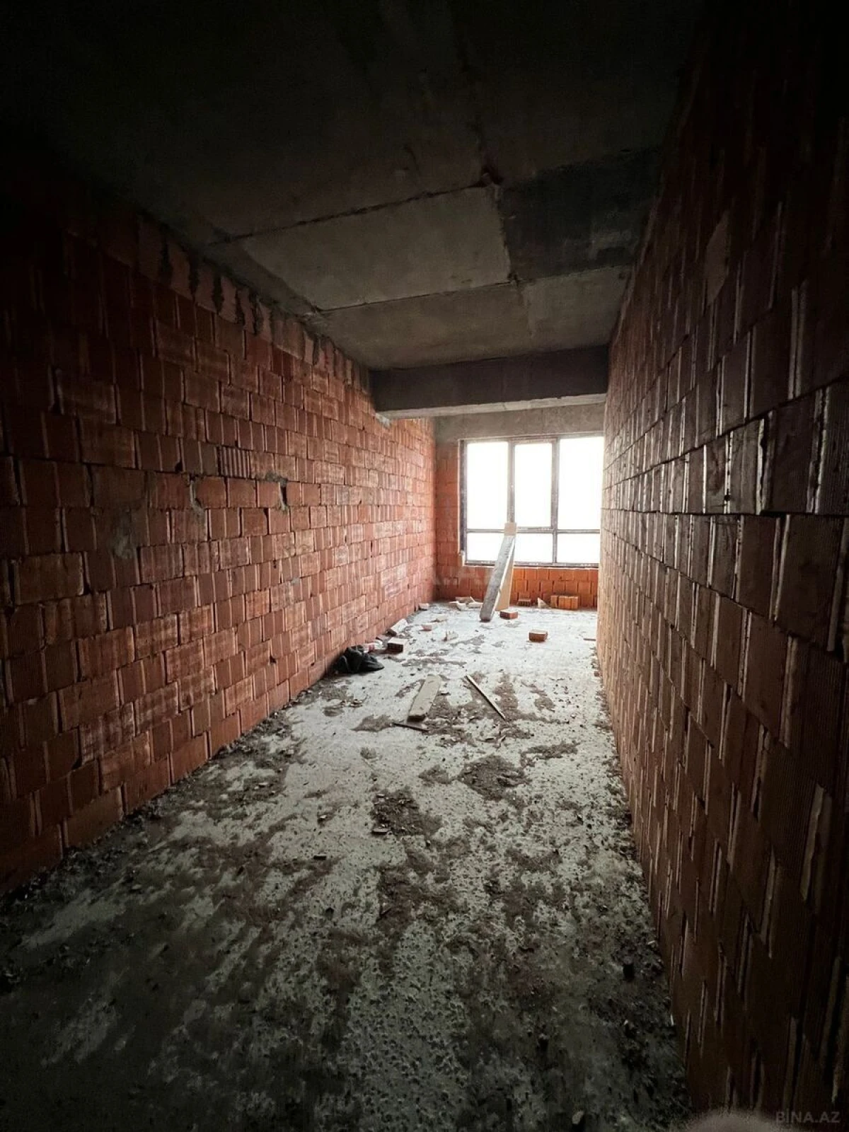 Satılır 5 otaqlı mənzil 233 m²