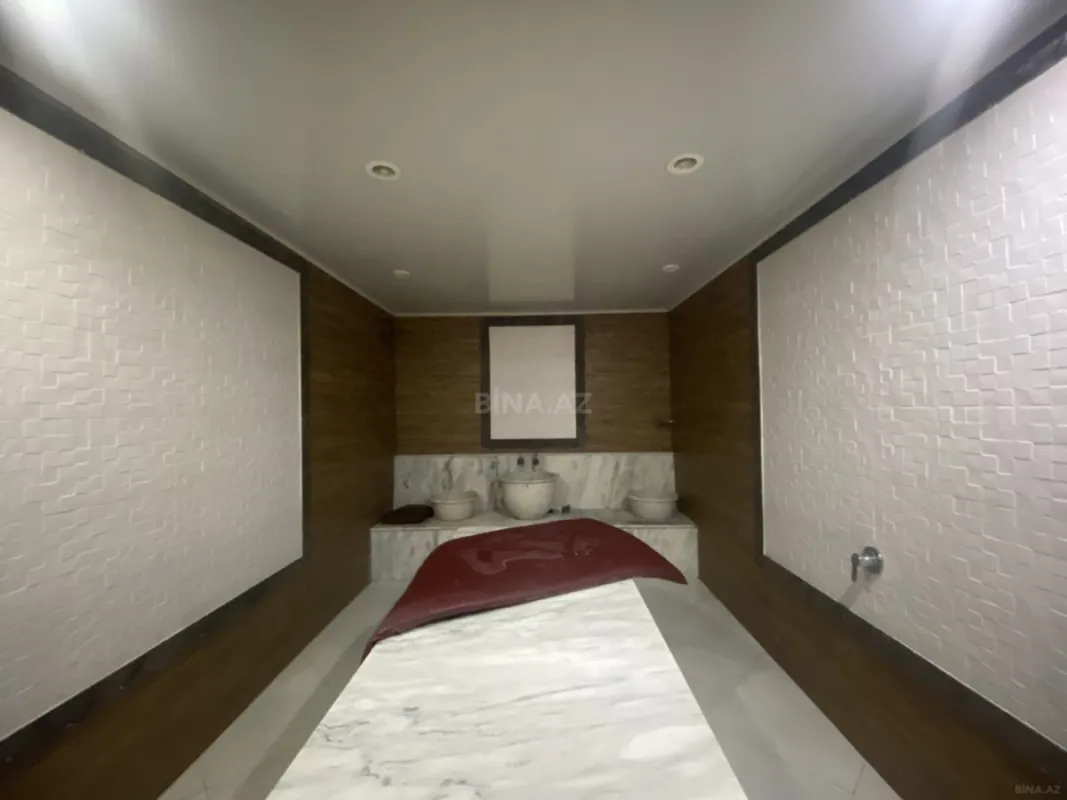 Satılır 5 otaqlı mənzil 233 m²