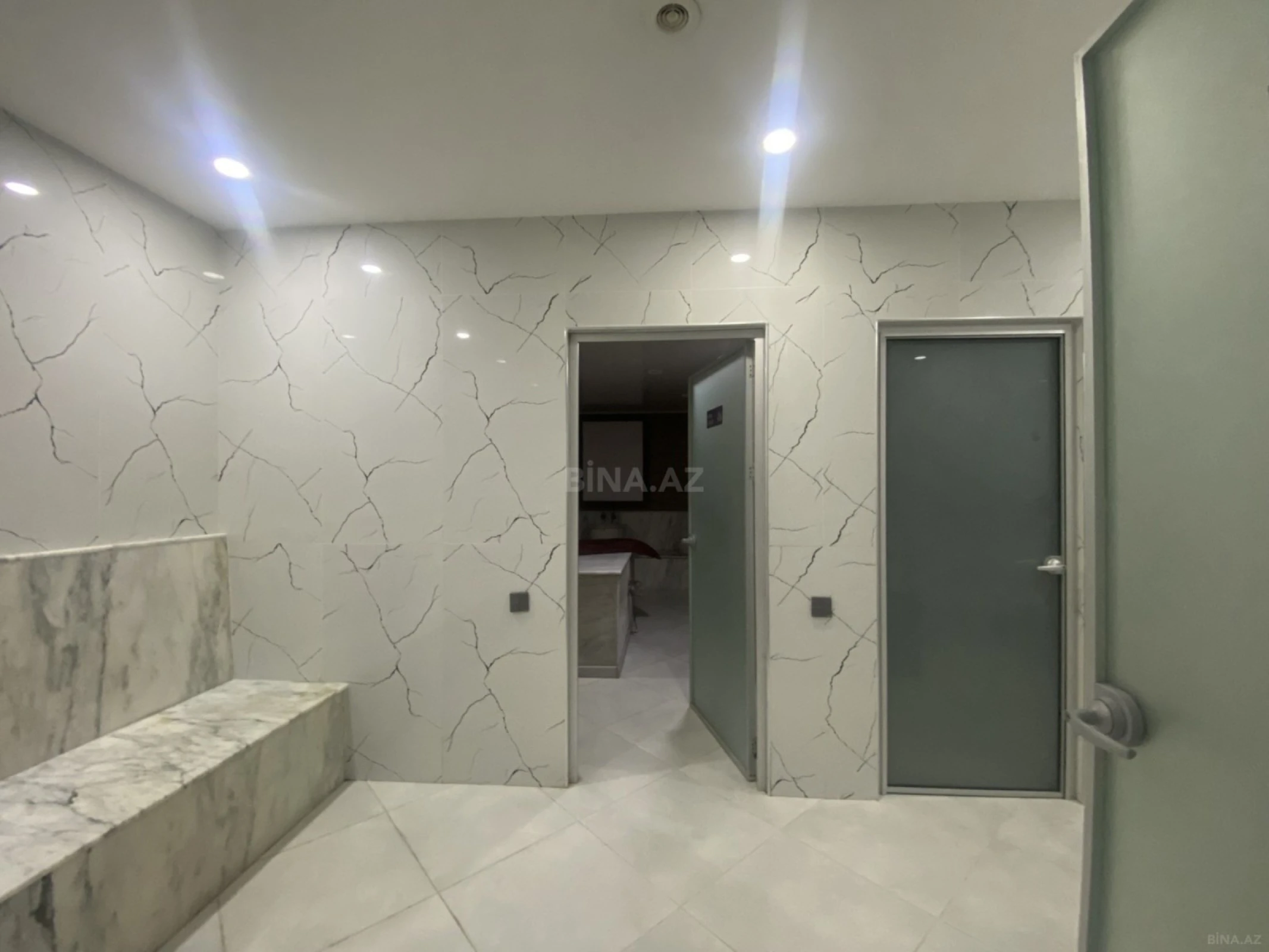 Satılır 5 otaqlı mənzil 233 m²