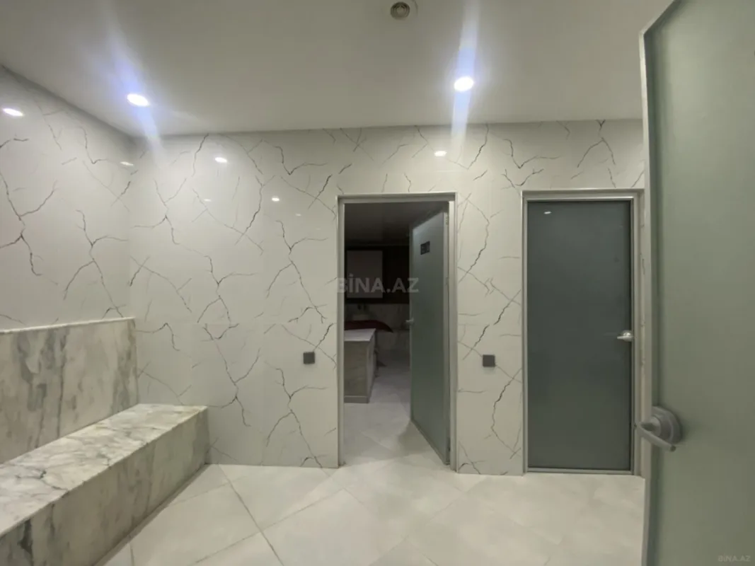 Satılır 5 otaqlı mənzil 233 m²