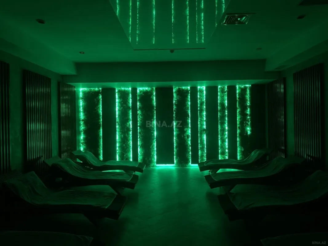 Satılır 5 otaqlı mənzil 233 m²