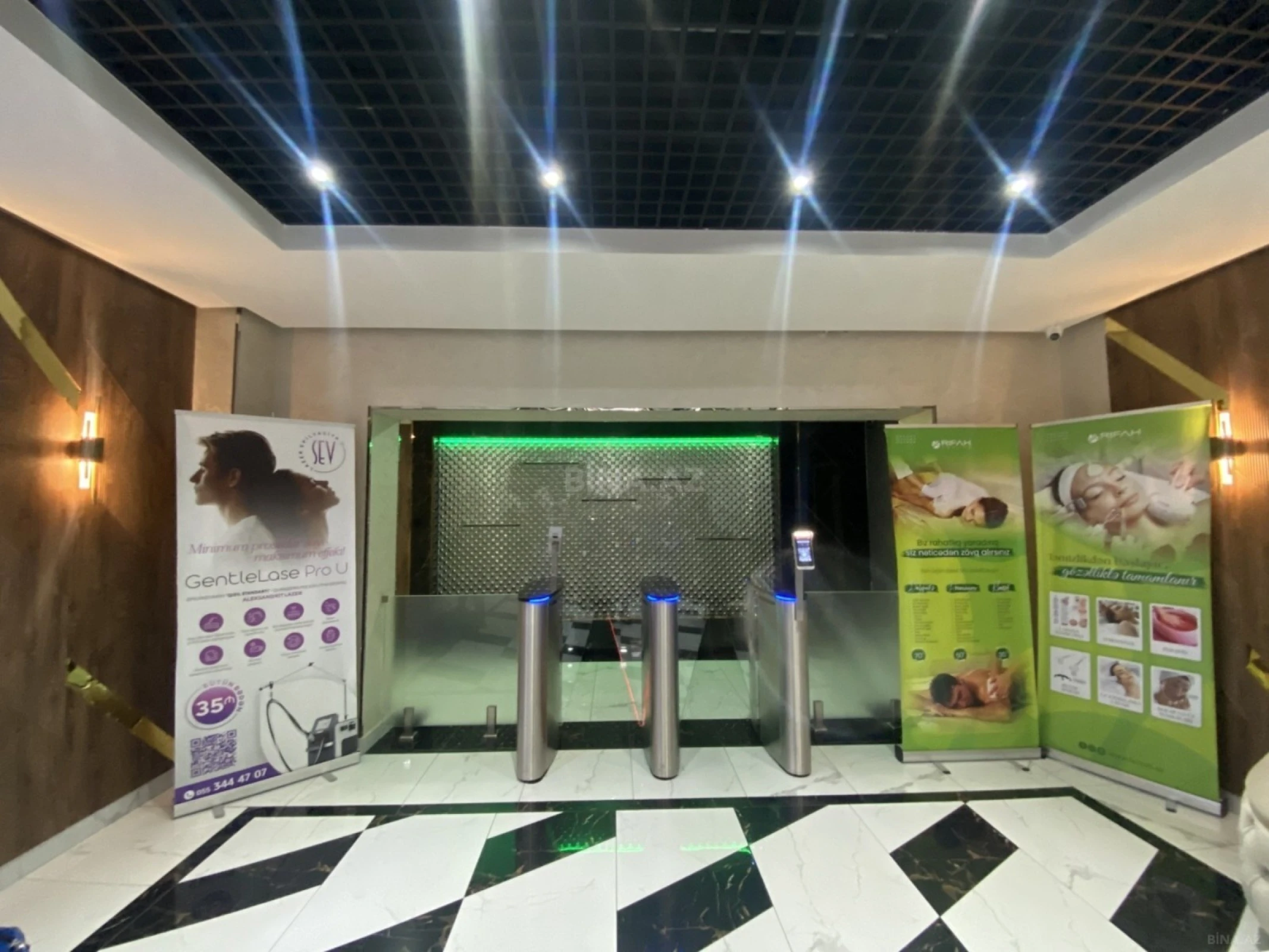 Satılır 5 otaqlı mənzil 233 m²