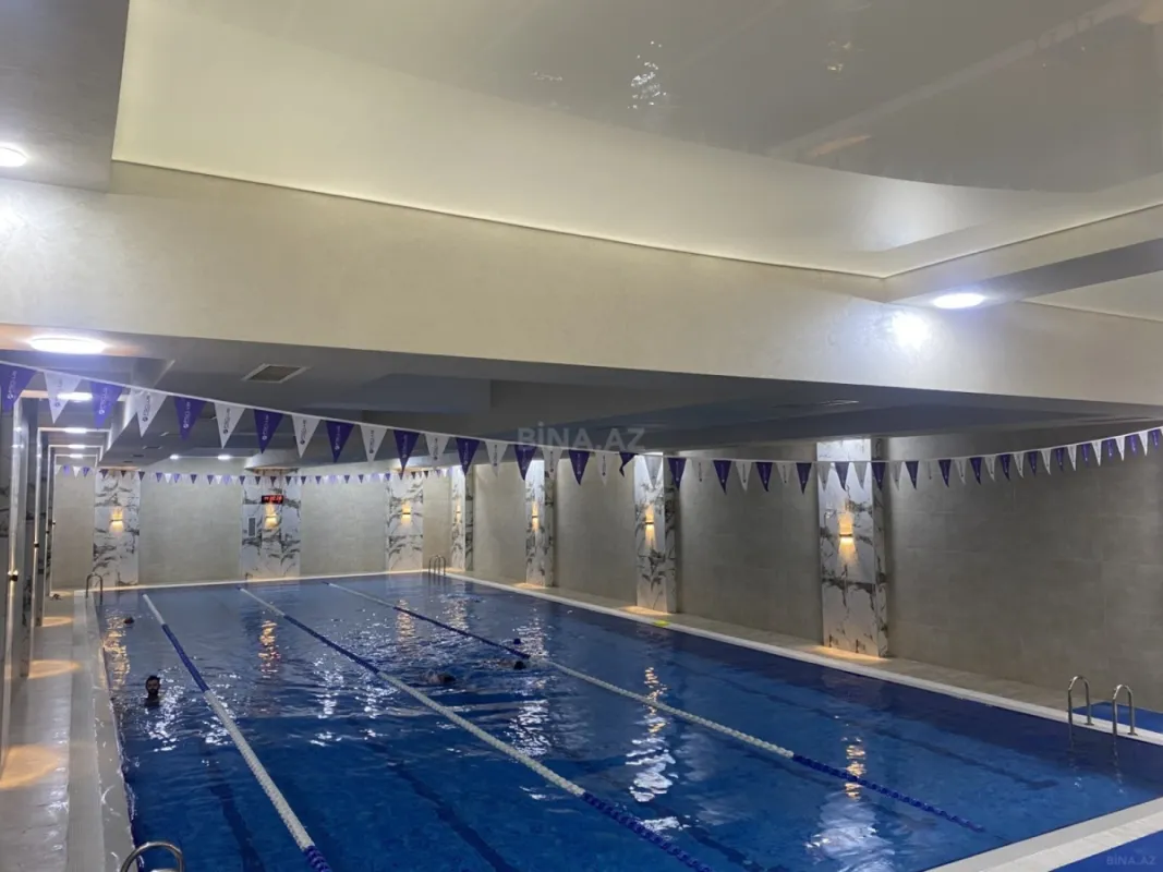 Satılır 5 otaqlı mənzil 233 m²