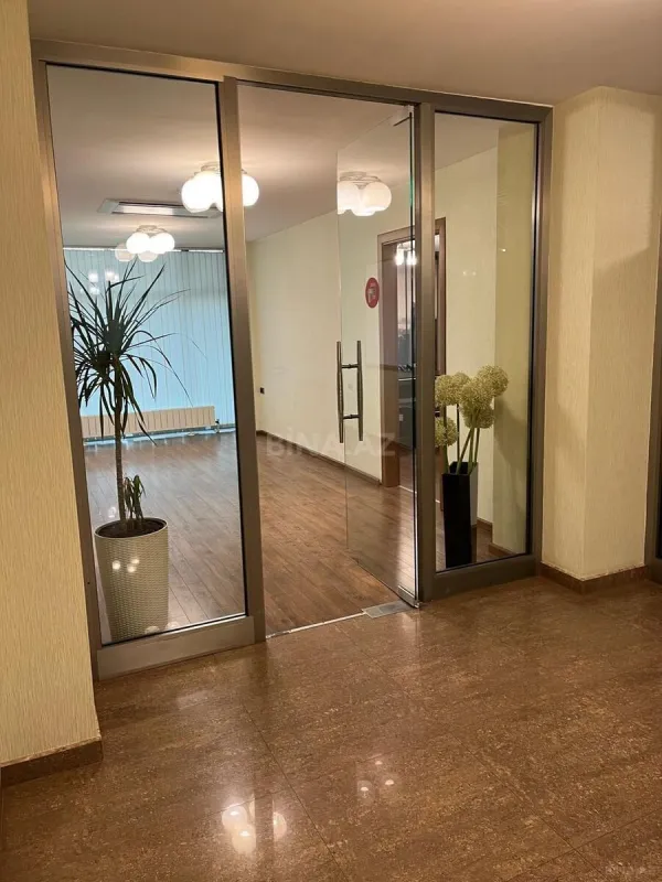 Satılır obyekt 300 m²