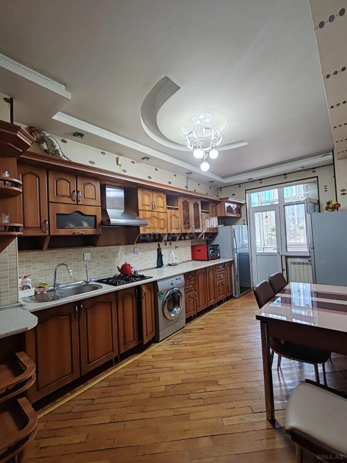 Satılır 4 otaqlı mənzil 210 m²