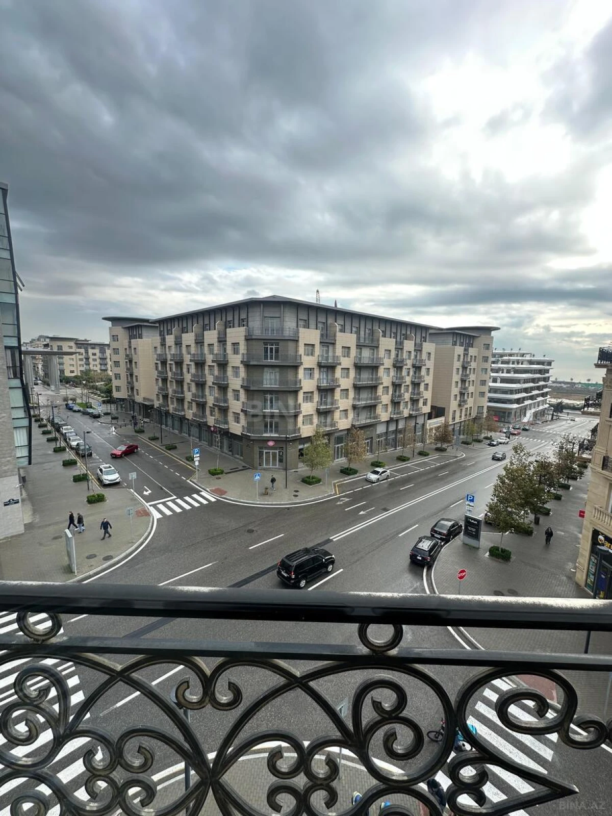 Kirayə verilir 3 otaqlı mənzil 150 m²