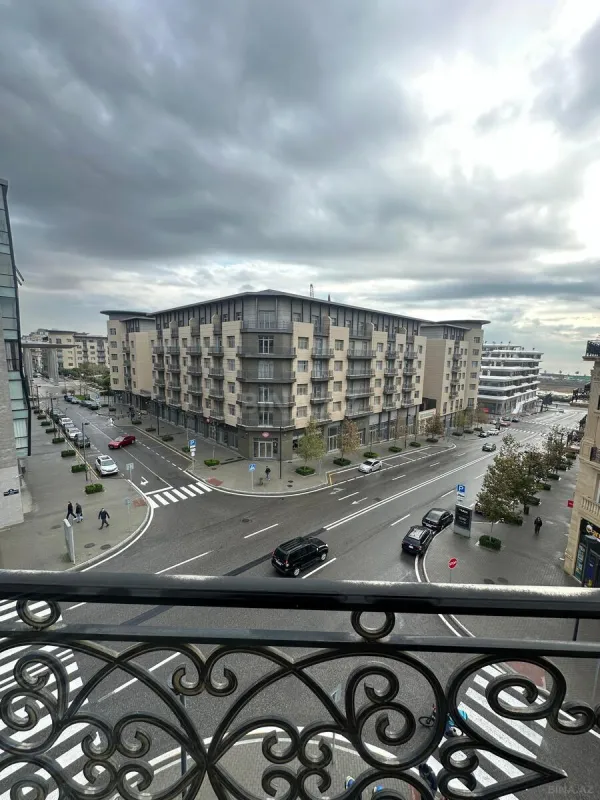 Kirayə verilir 3 otaqlı mənzil 150 m²