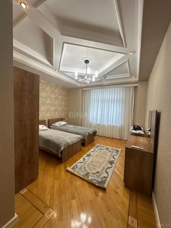 Kirayə verilir 3 otaqlı mənzil 150 m²