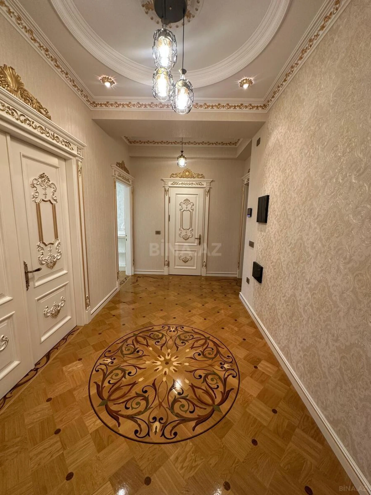 Kirayə verilir 3 otaqlı mənzil 150 m²