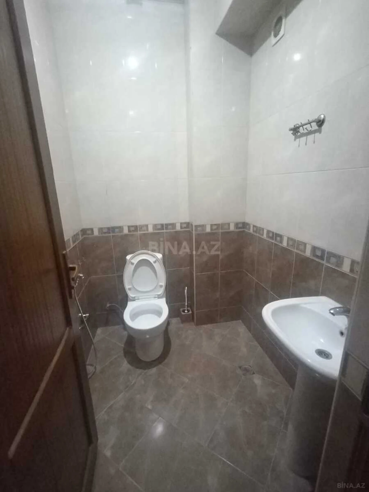 Satılır 2 otaqlı mənzil 97 m²