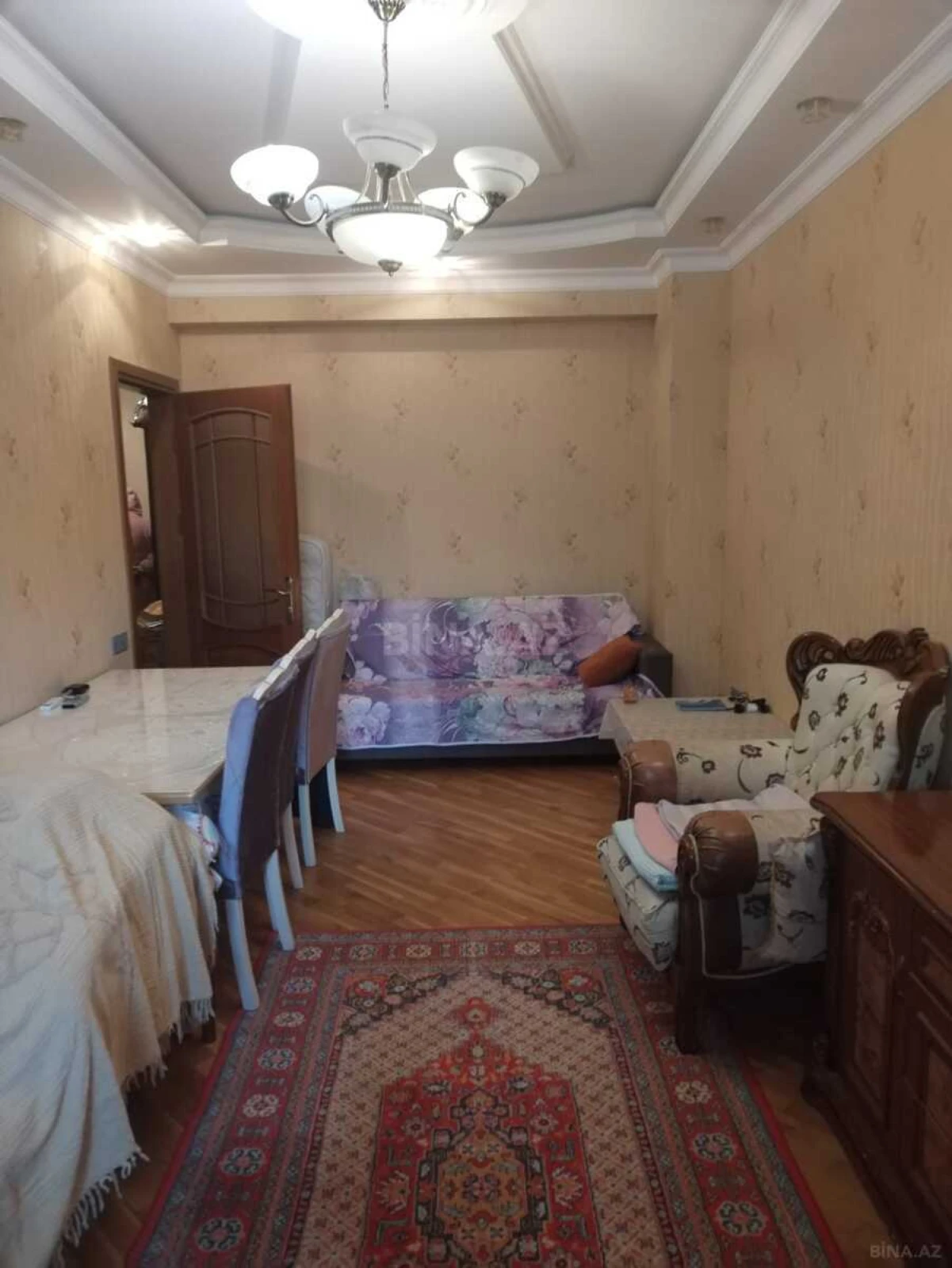 Satılır 2 otaqlı mənzil 97 m²