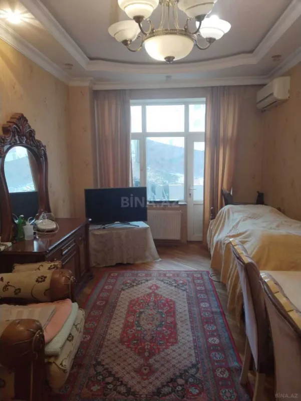 Satılır 2 otaqlı mənzil 97 m²